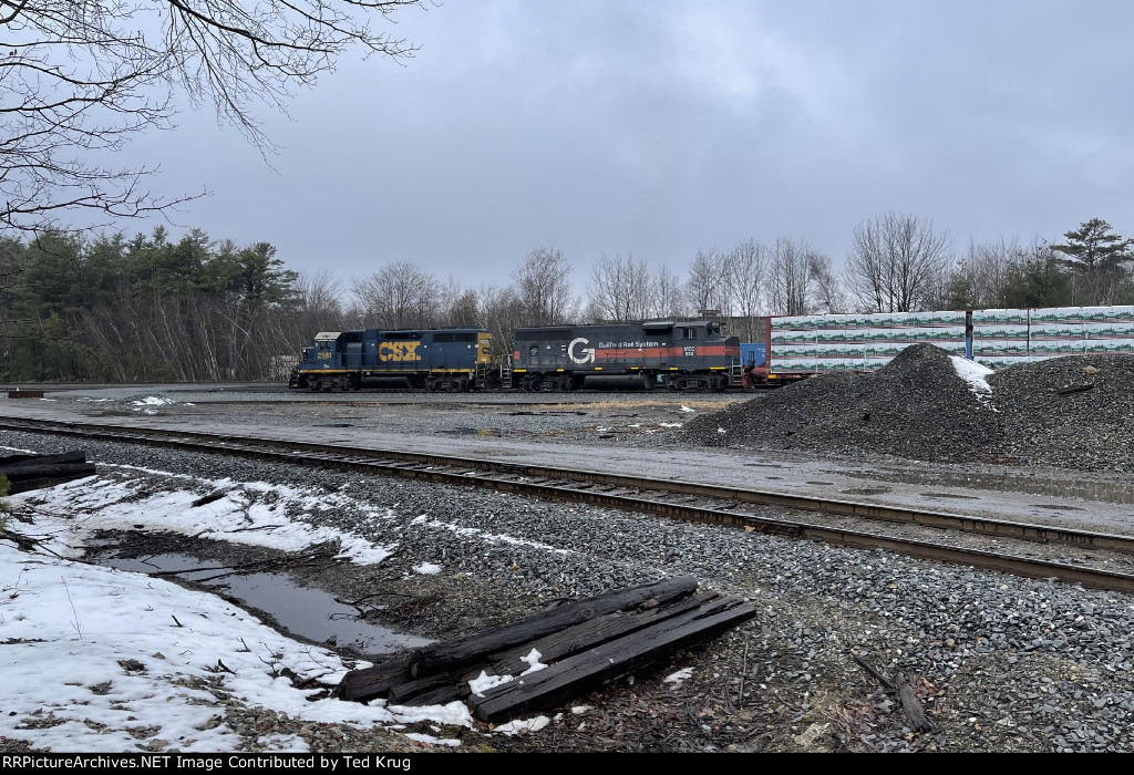 CSX 2561 & MEC 514